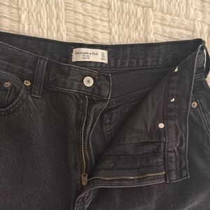 A&F Loose High Rise jeans